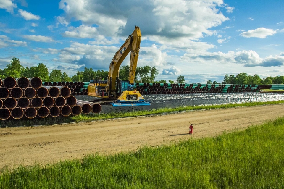 While both sides wait for the Minnesota Public Utilities Commission to approve the Sandpiper route, the pipes have already arrived outside the town of Lake George. © Jolene Yazzie for Al Jazeera America